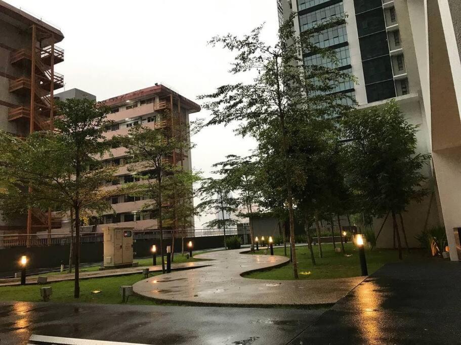 KLCC VIEW-3 BED LOVELY APARTMENTS IN KUALA LUMPUR