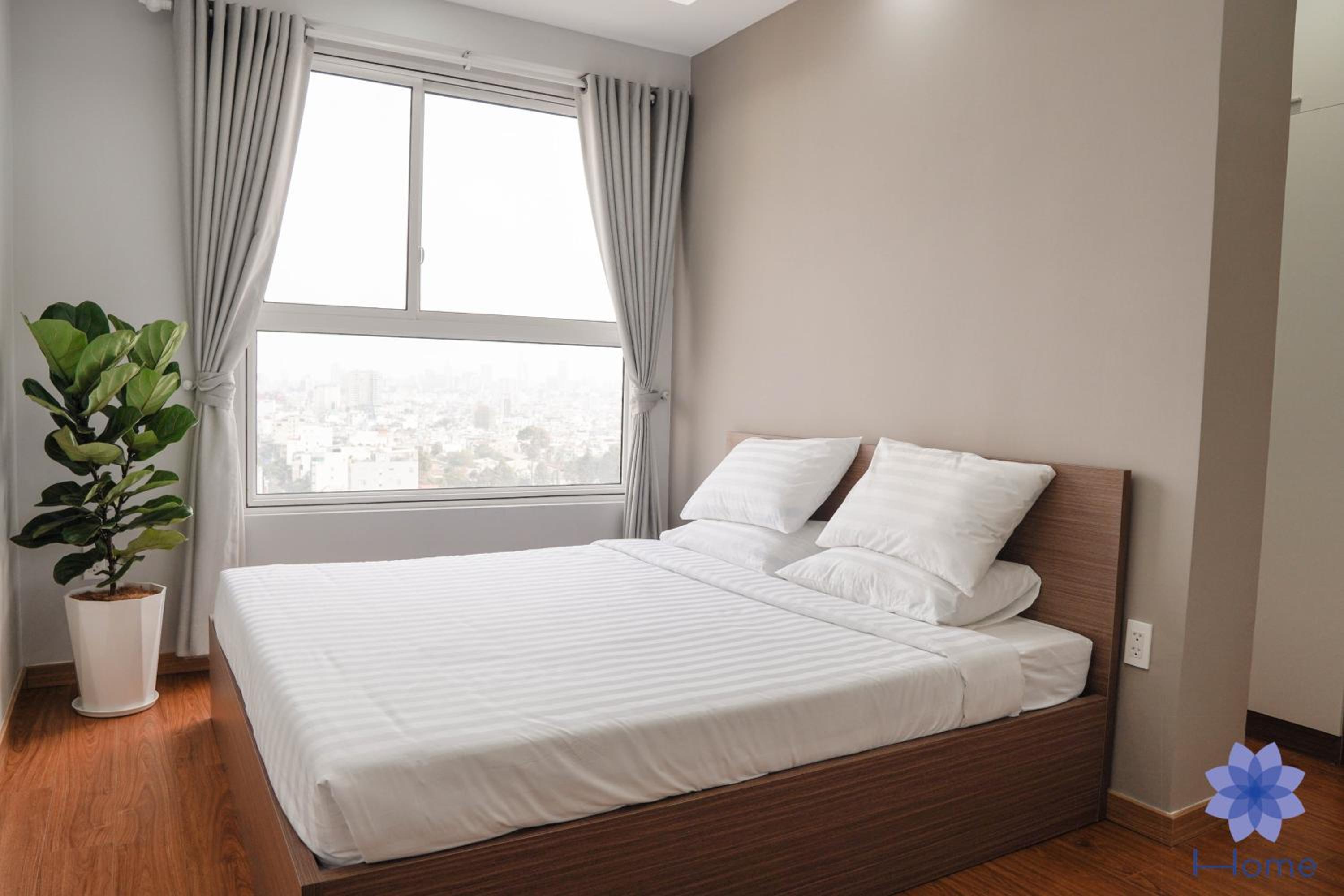 HOME, Apartments for rent in Orchard Park View building w/Free Gym&Pool