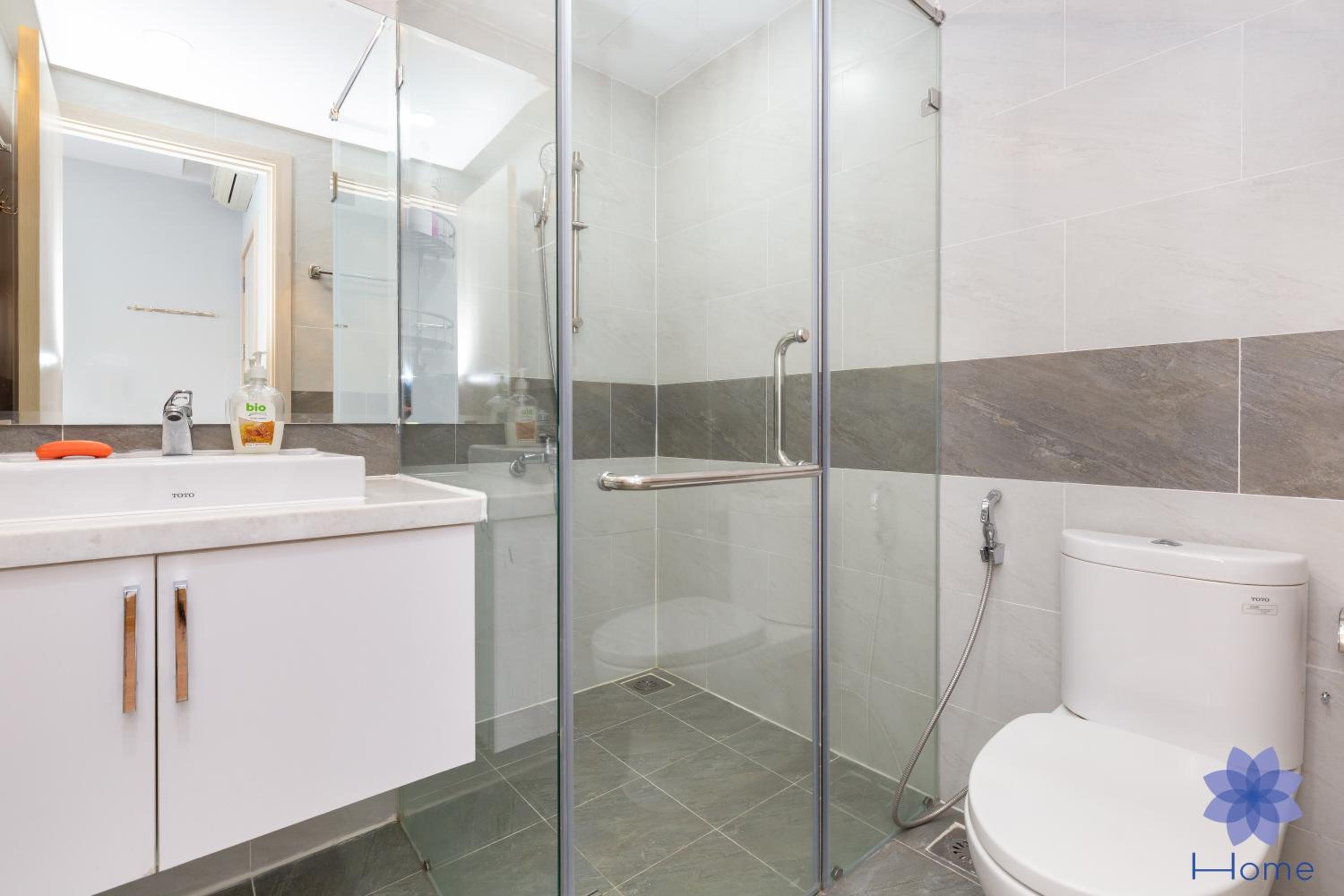 HOME, Apartments for rent in Orchard Park View building w/Free Gym&Pool