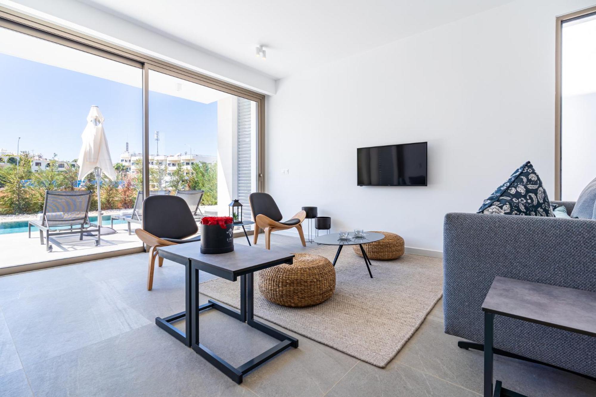 Cyan 3-Bedroom Villa in Protaras view 4