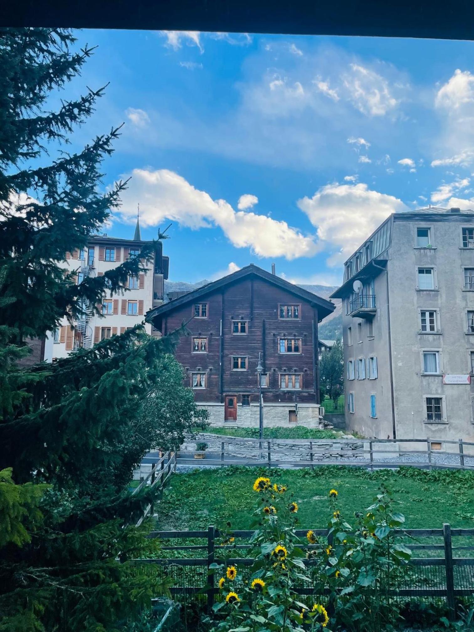 Im alten Dorfteil von Zermatt view 4