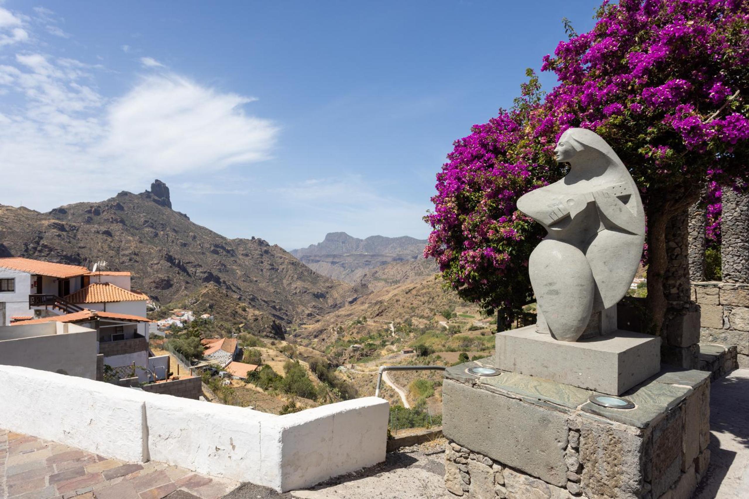 Casa Isabela with Roque Nublo view