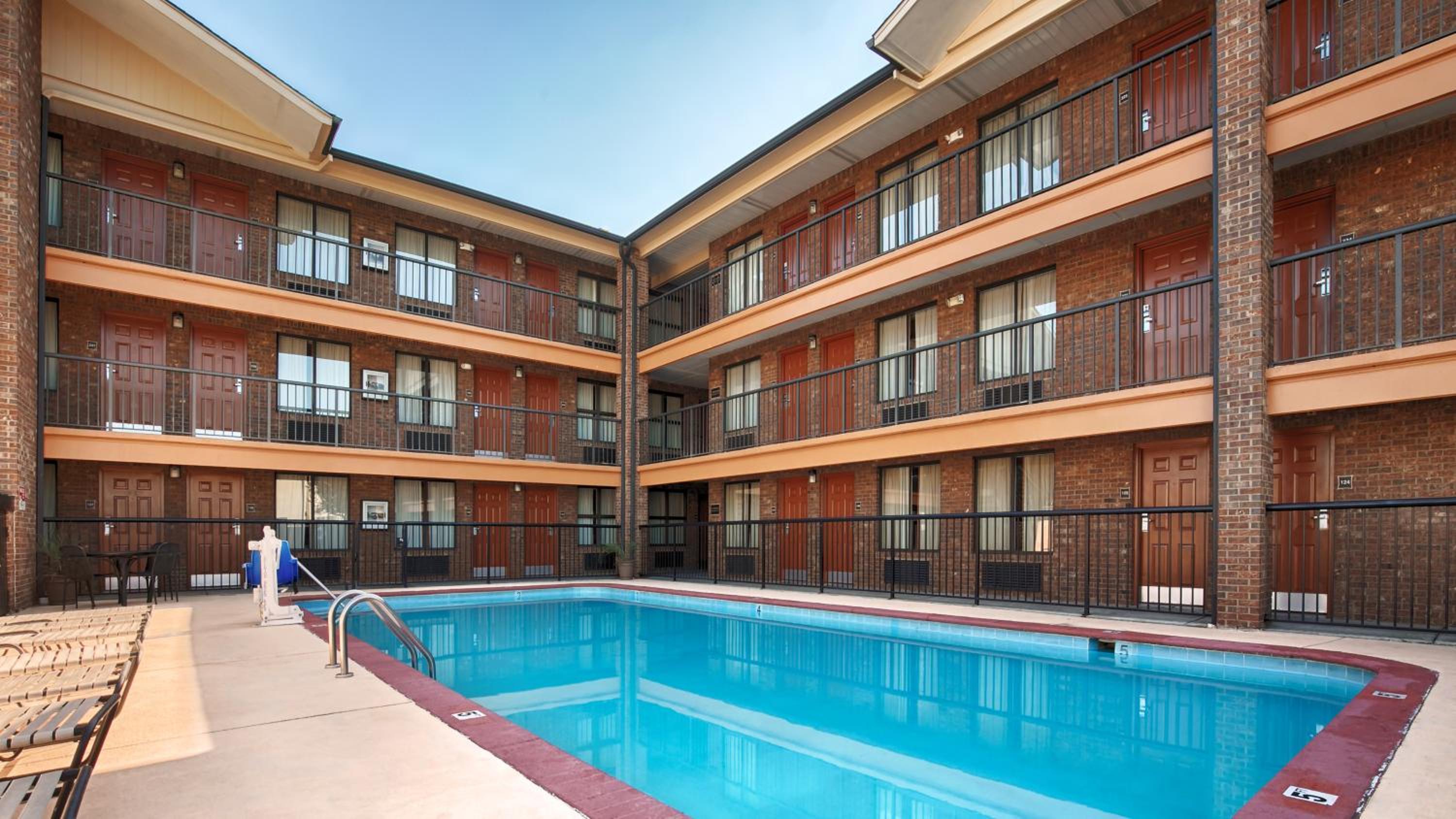 Baymont by Wyndham Goodlettsville Nashville - Property Image 30