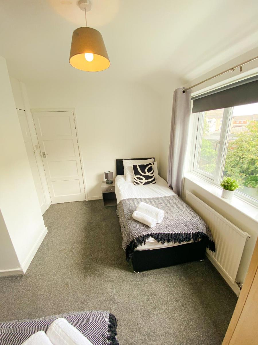 Sarabell House- 2 bedroom- Choppington, Northumberland view 4