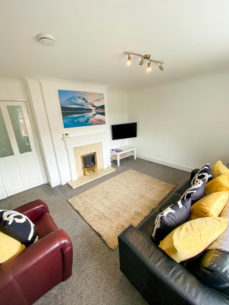 Sarabell House- 2 bedroom- Choppington, Northumberland view 3