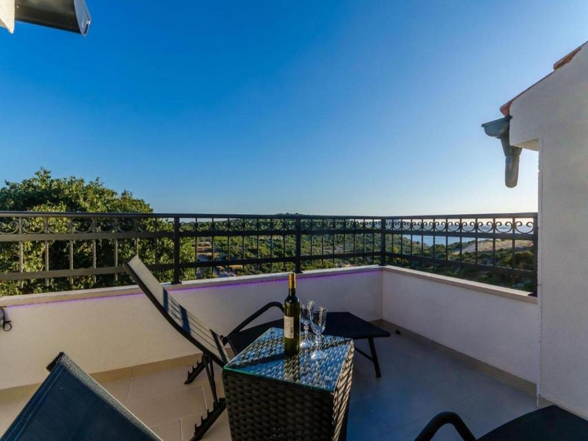 Villa Antica en Ražanj — balance & terrace