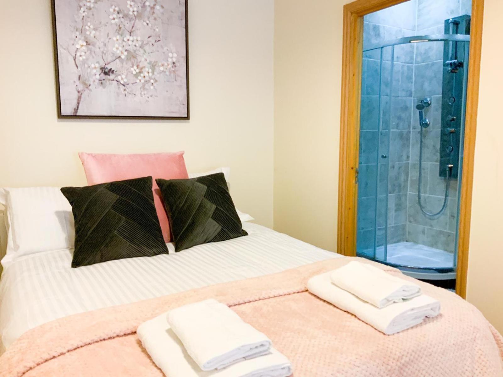 Battersea apartment photo 3
