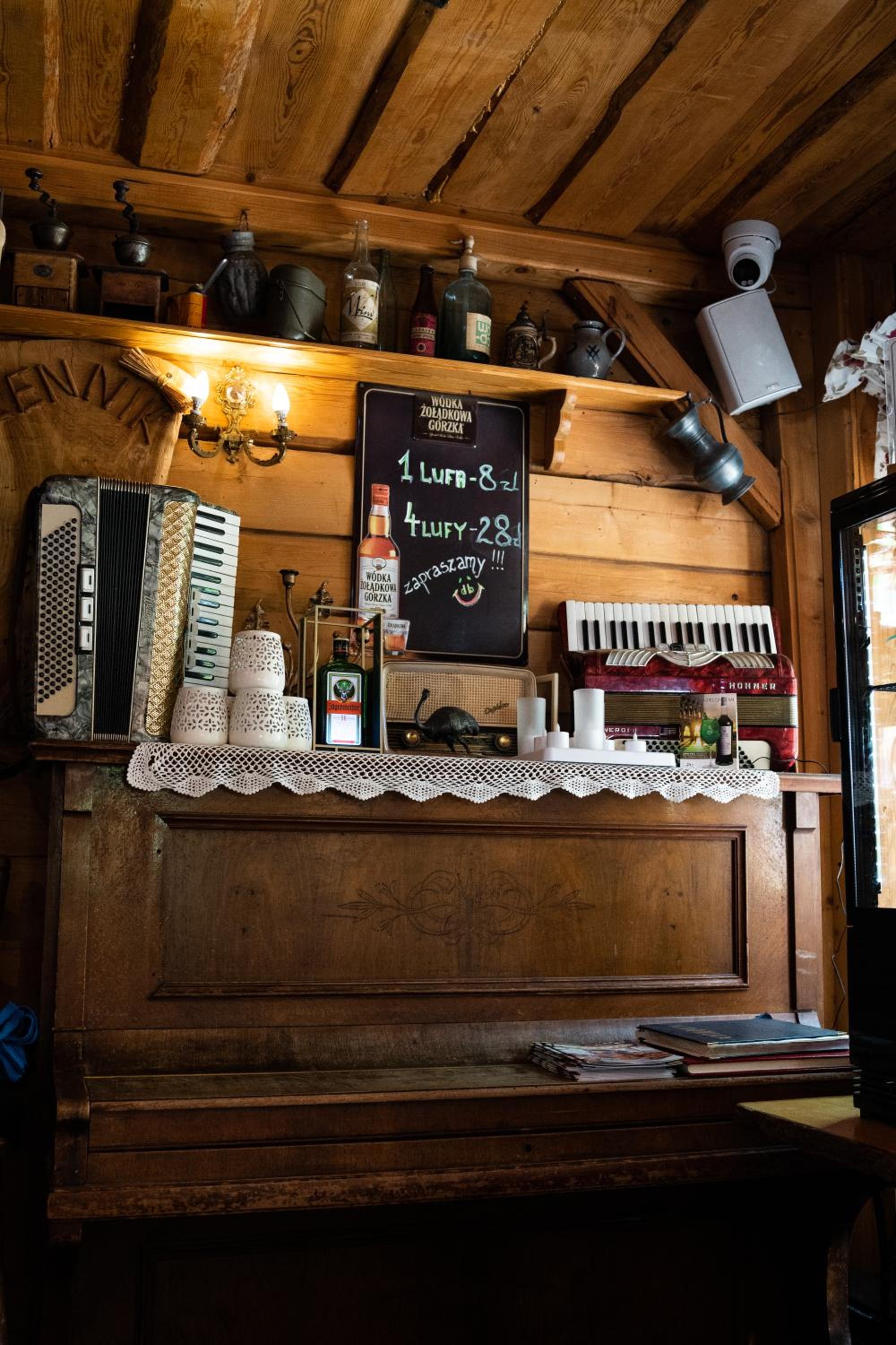 bar