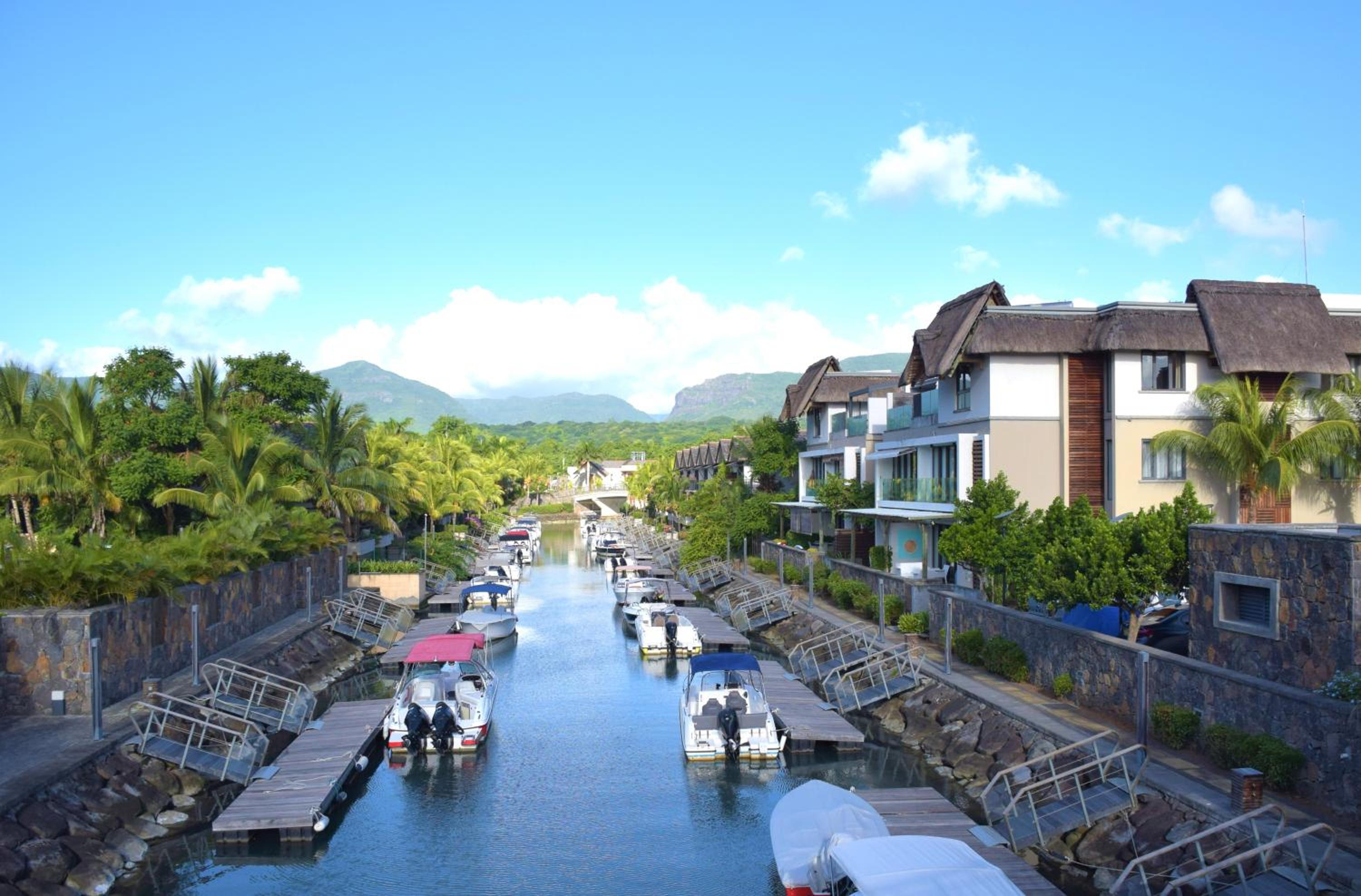 Luxury Waterfront Apartment view 4