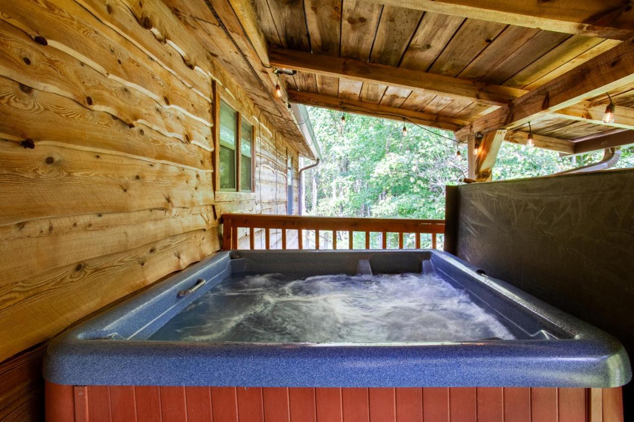 Forest Home Hot Tub Fire Pit Pool Table view 5
