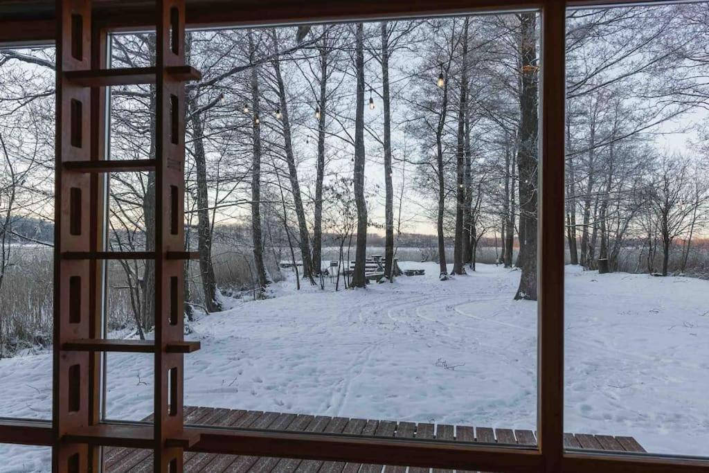 Beautiful Tiny house on the lake side. view 5
