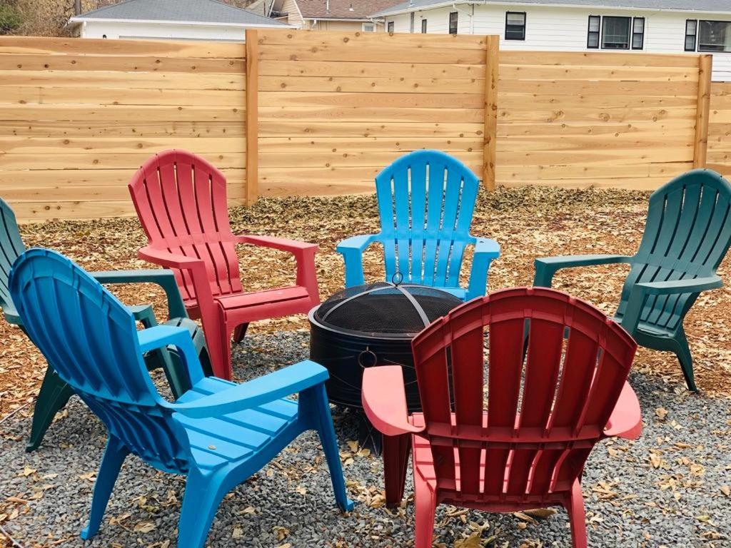 Stunning Bungalow next to UNC - Free Bikes!
