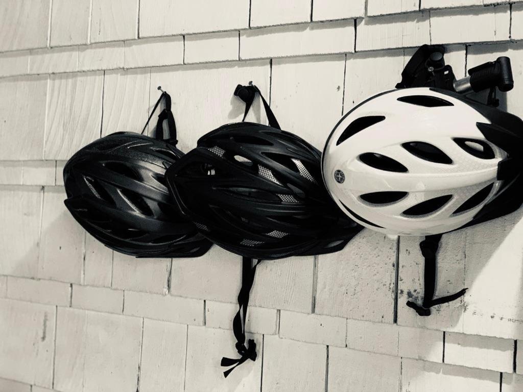 Stunning Bungalow next to UNC - Free Bikes!