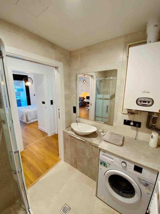 Apartamento en Edificio Nuevo con Piscina