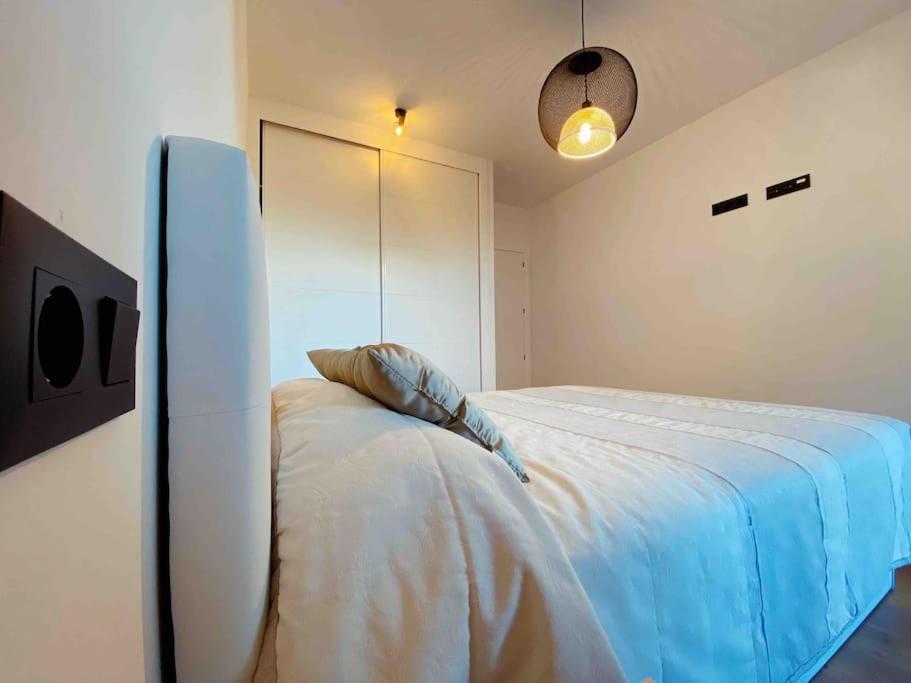 Apartamento en Edificio Nuevo con Piscina
