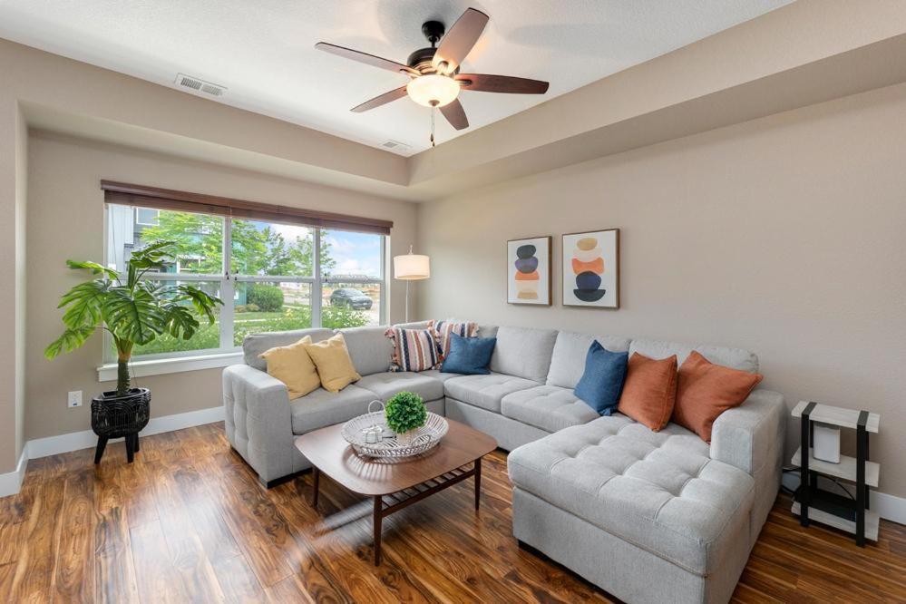 Amazing Urban Townhome near Breweries and River! view 2