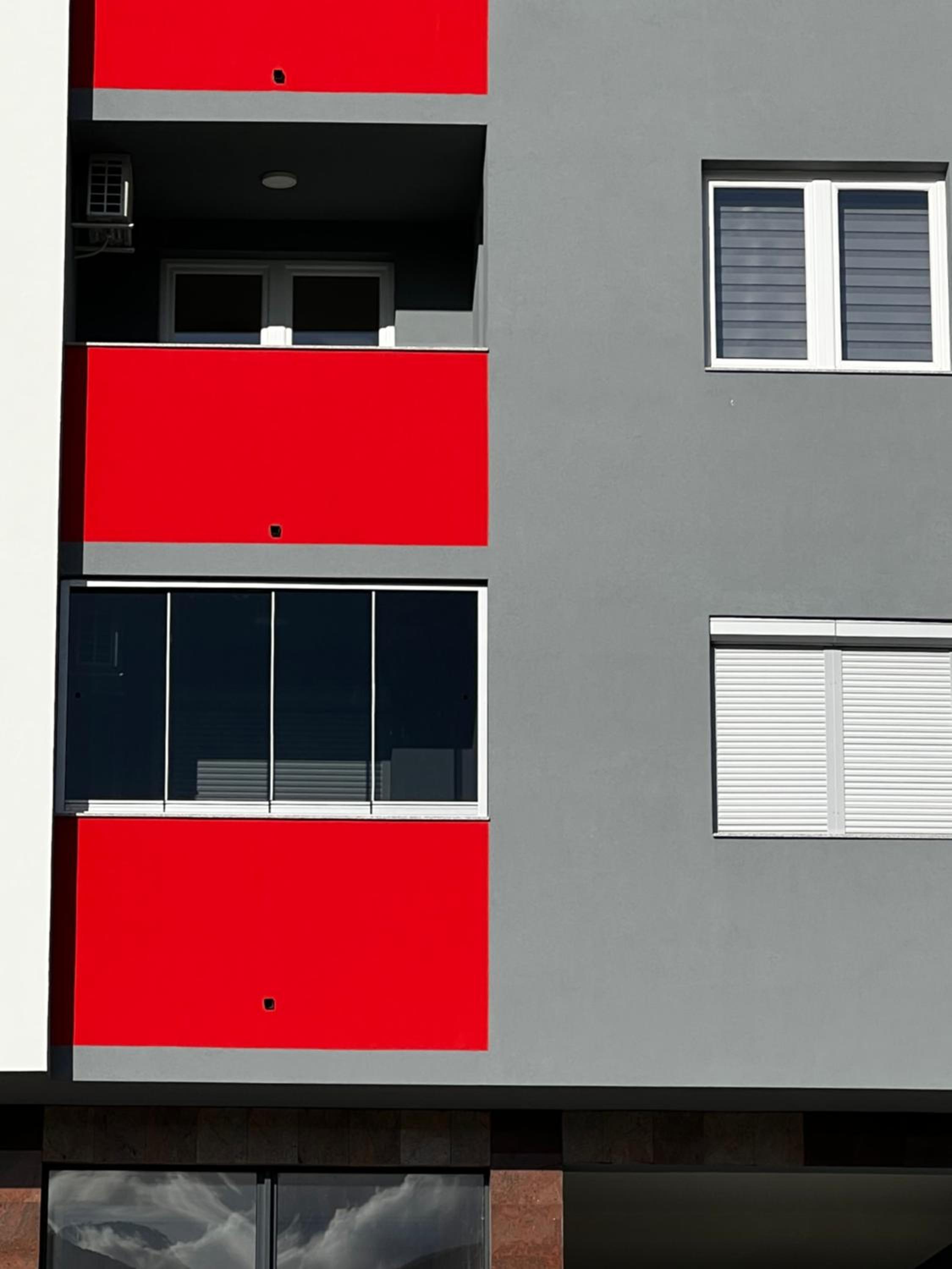 Lux 05 view 3