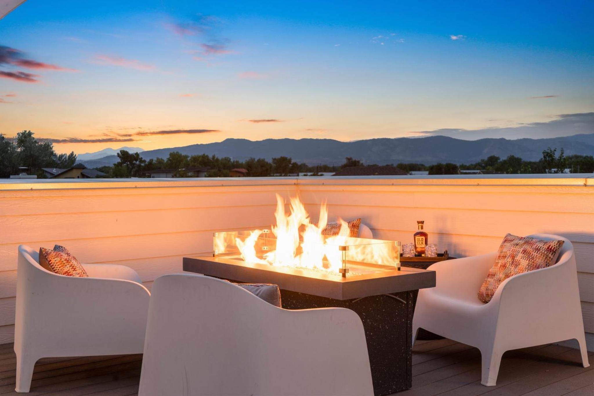 Sleek Home near Old Town with Rooftop Hot Tub & Mtn Views view 4