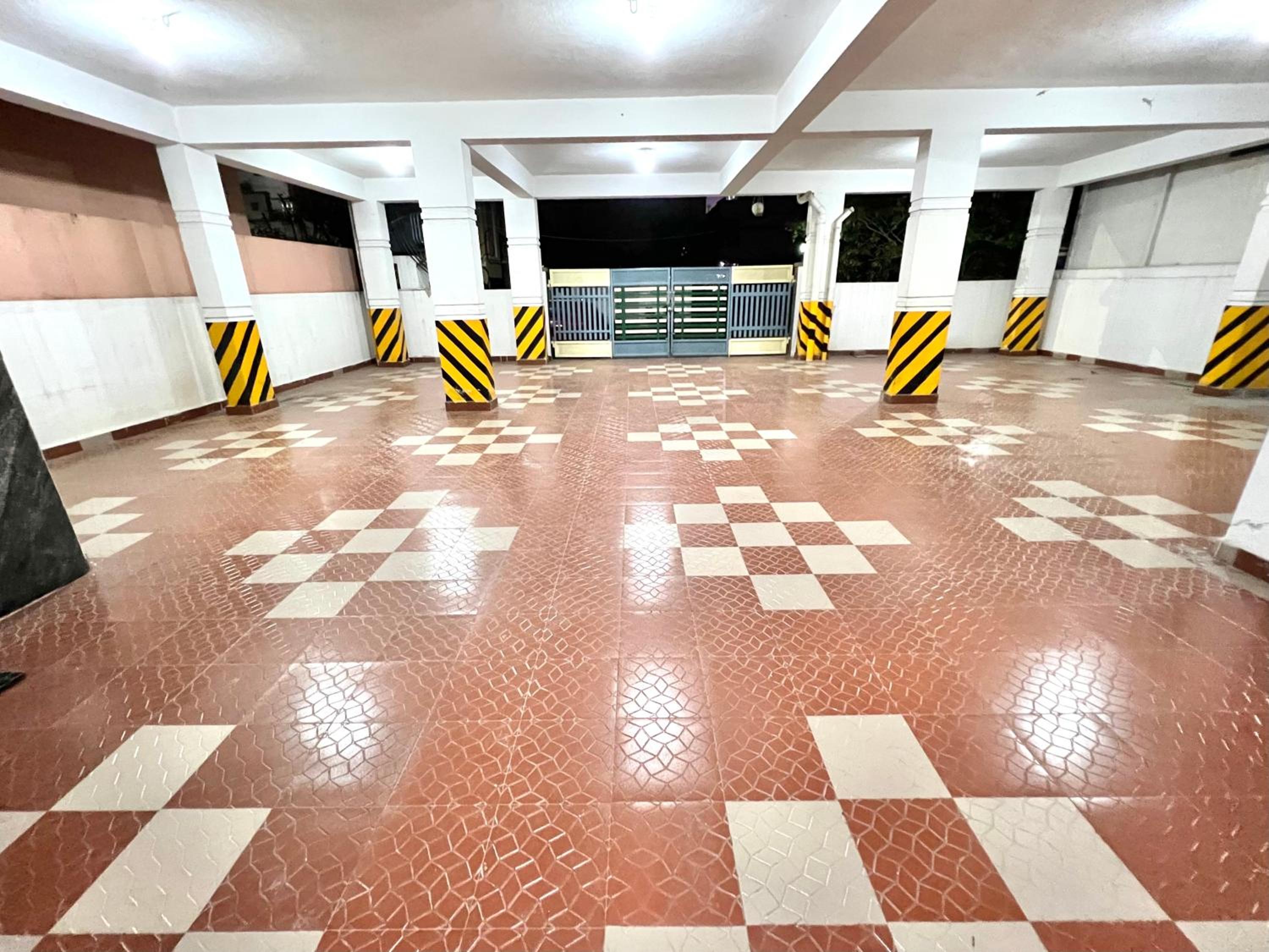 TrueLife Comfort Inn - Near PS4 veg restaurant - On way to Balaji Temple - 2BHK AC apartments - Coffee Tea Milk - Fast WiFi, Kitchen, Dining, Android TV, P