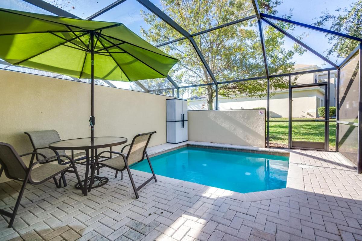 Mickeys Townhouse Private Screened Splash Pool