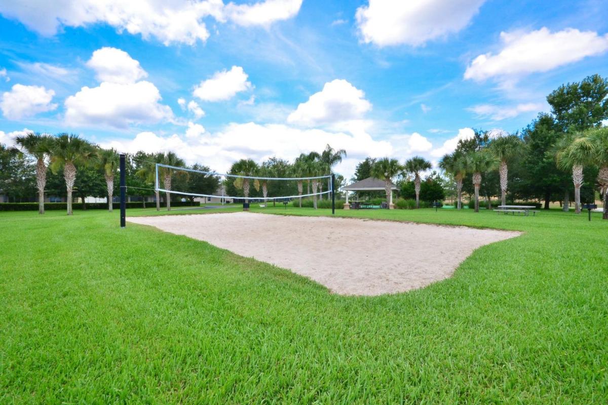 Mickeys Townhouse Private Screened Splash Pool