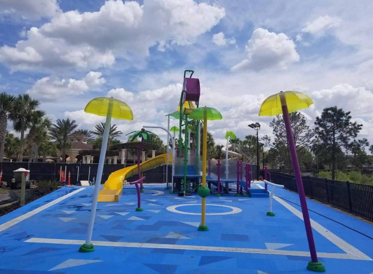 Mickeys Townhouse Private Screened Splash Pool