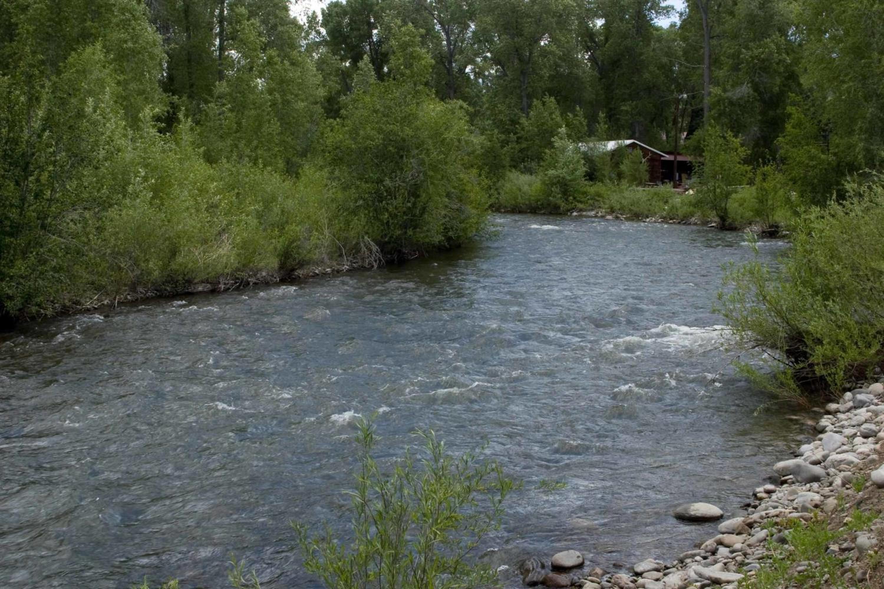 Elkhorn Lodge