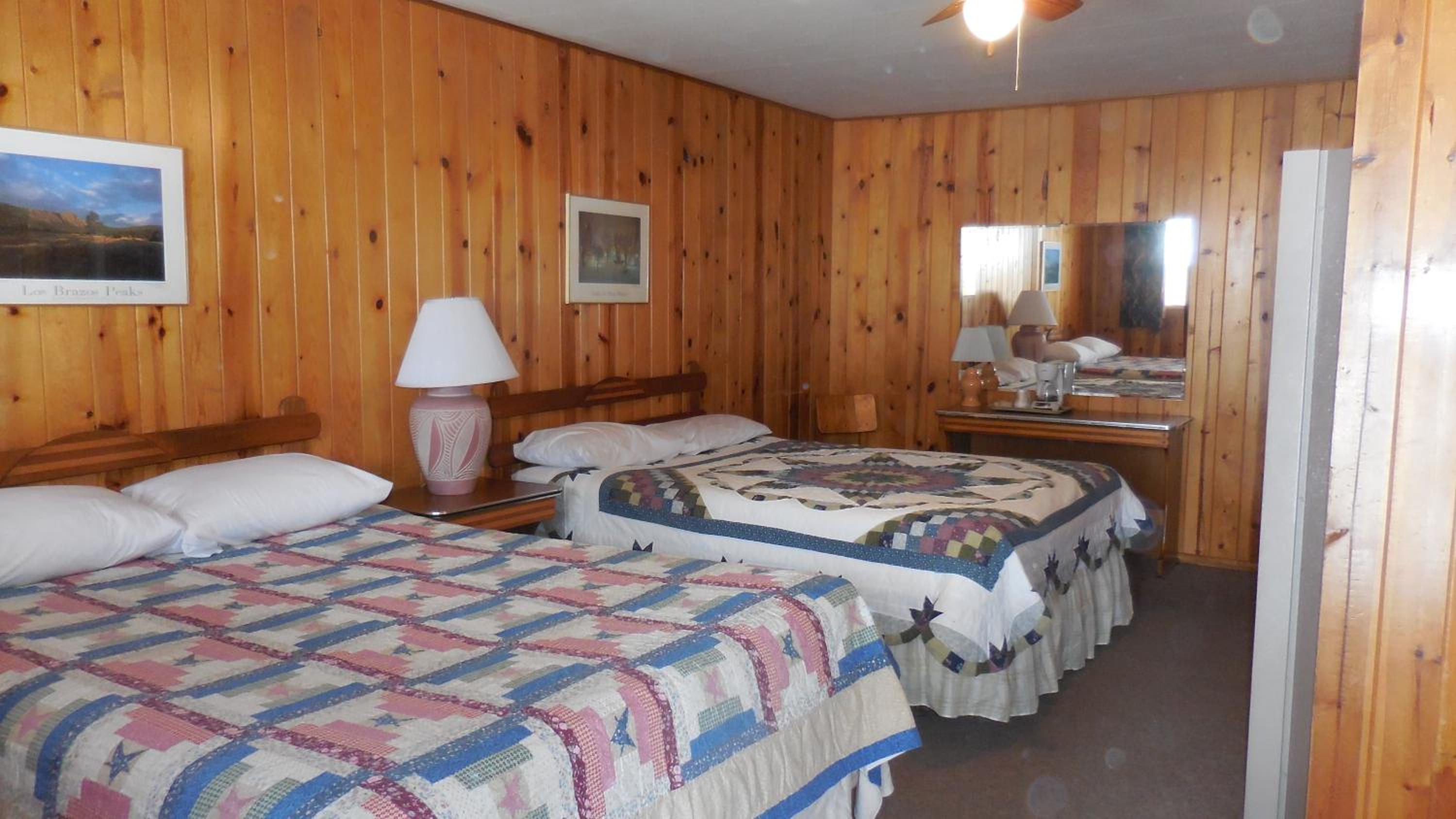 Elkhorn Lodge