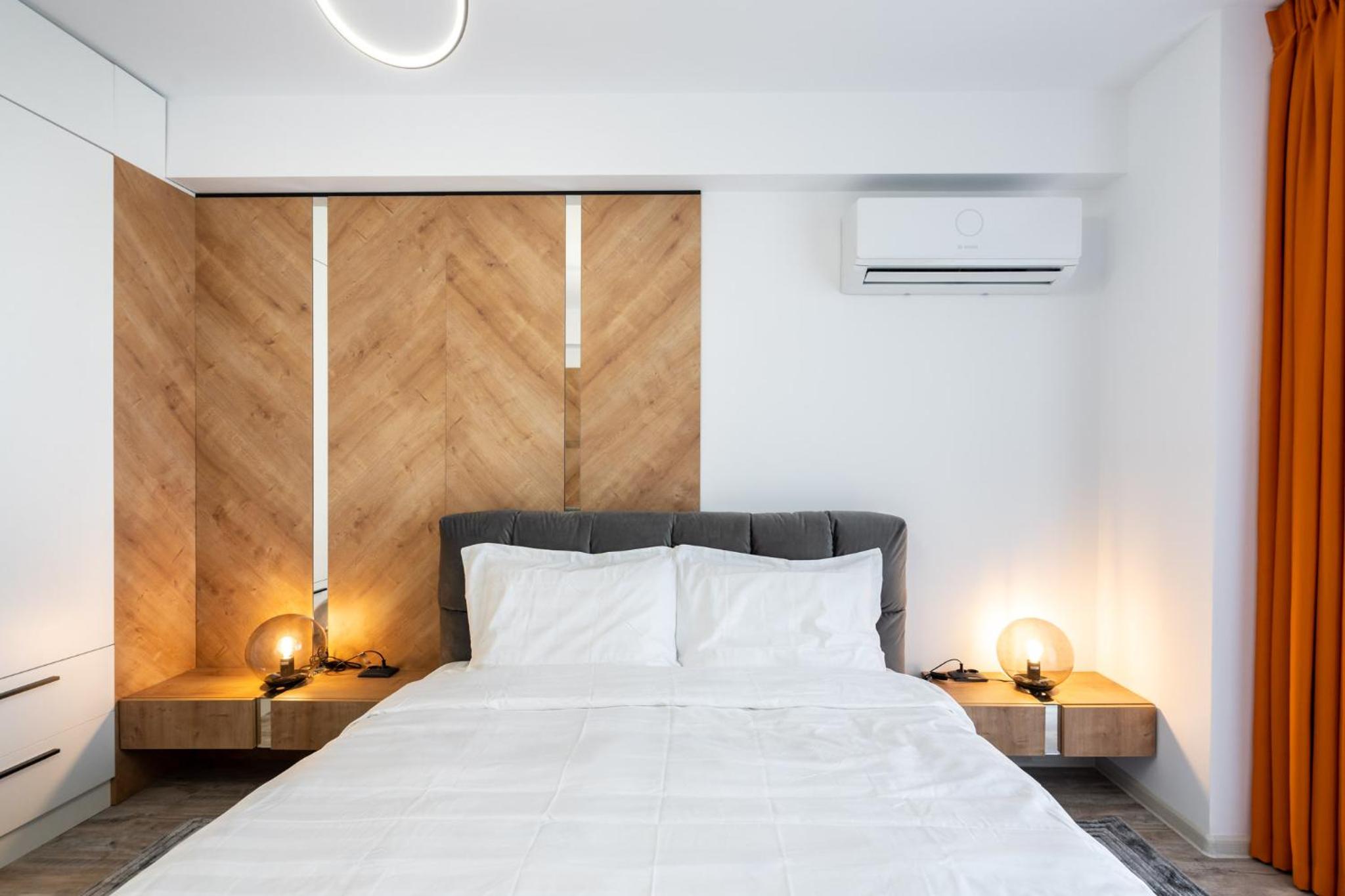 Classy Sassy - Elegant Escape in Timpuri Noi