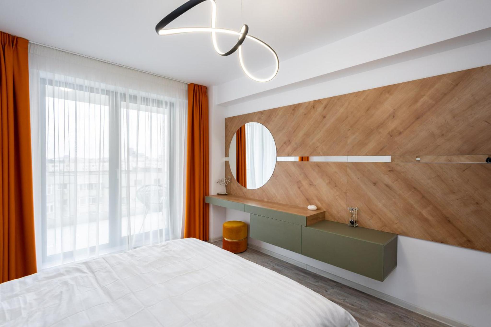 Classy Sassy - Elegant Escape in Timpuri Noi