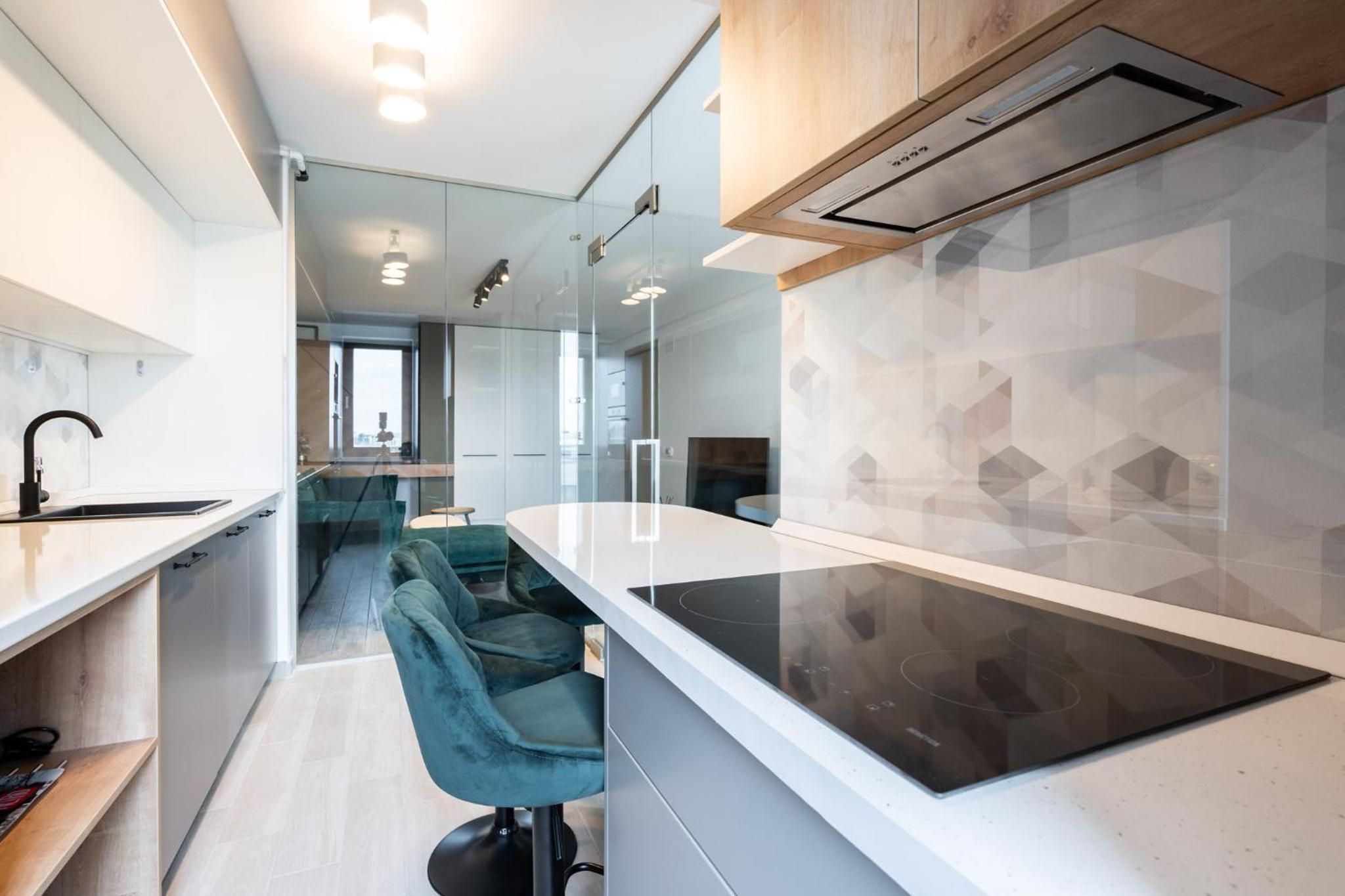 Classy Sassy - Elegant Escape in Timpuri Noi
