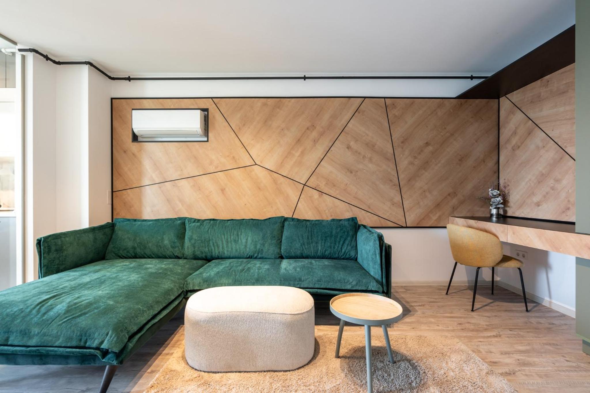 Classy Sassy - Elegant Escape in Timpuri Noi