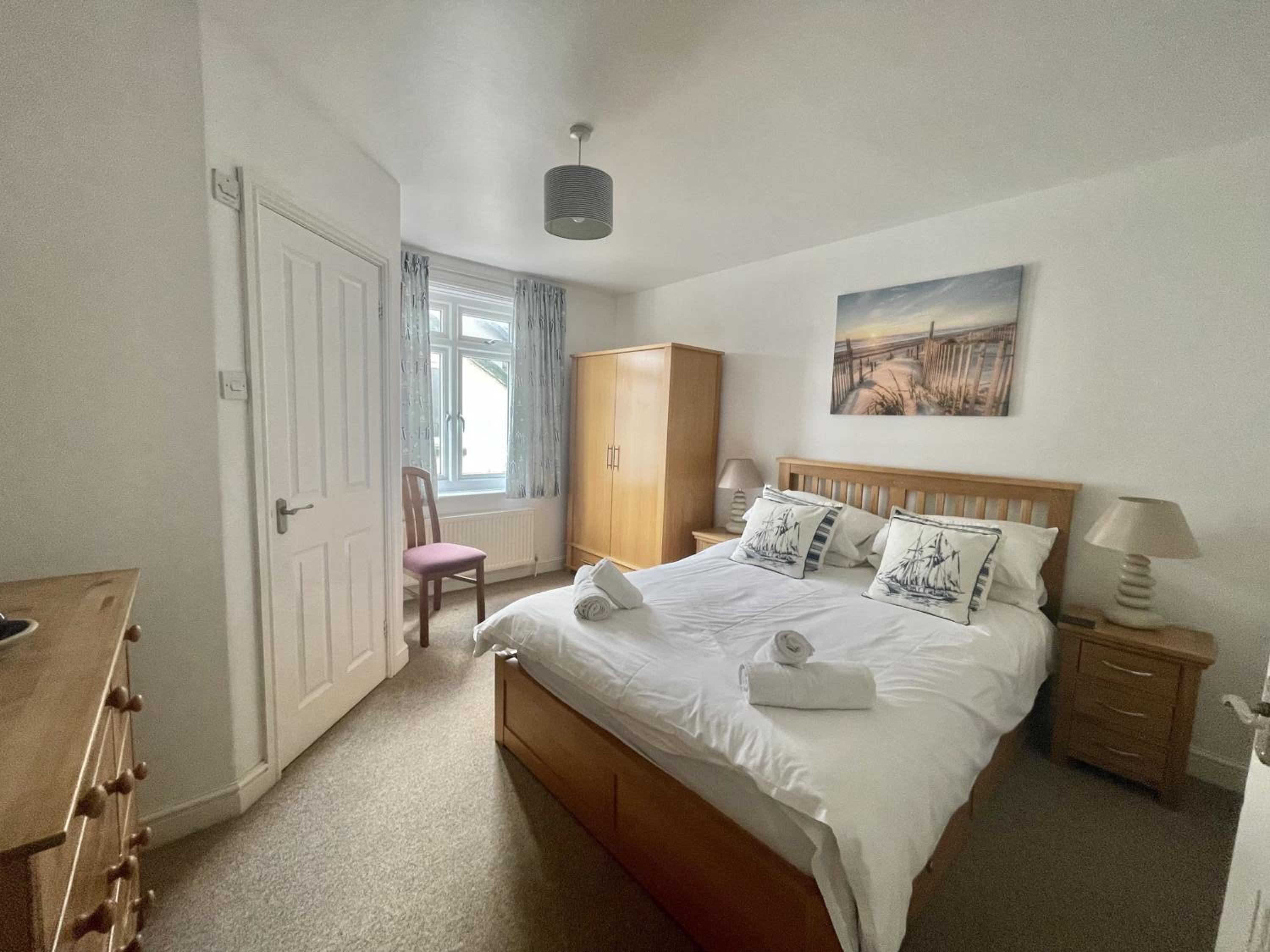 Bayards - Pet Friendly, Central Dartmouth view 5