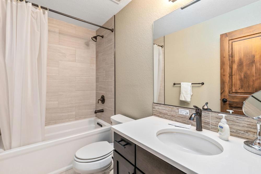 Spectacular Home near Breweries & River District!