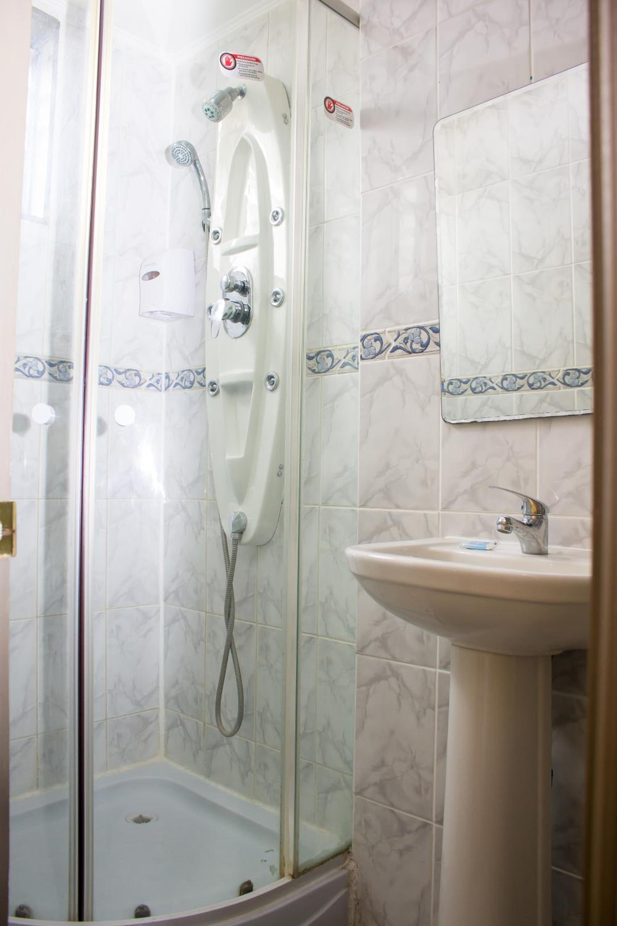 Hostal Residencia Blest Gana