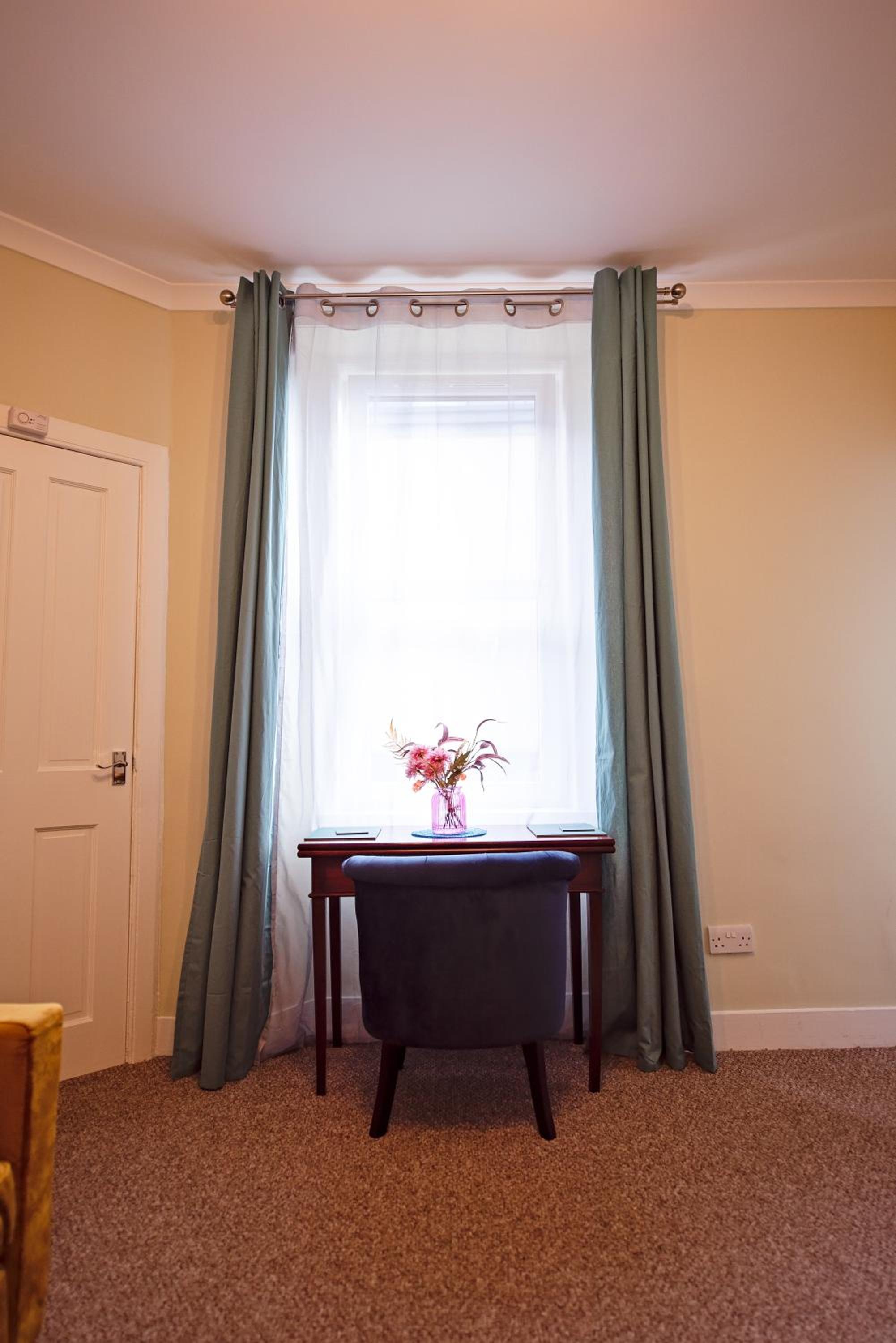 Cosy one bedroom flat in city center view 4