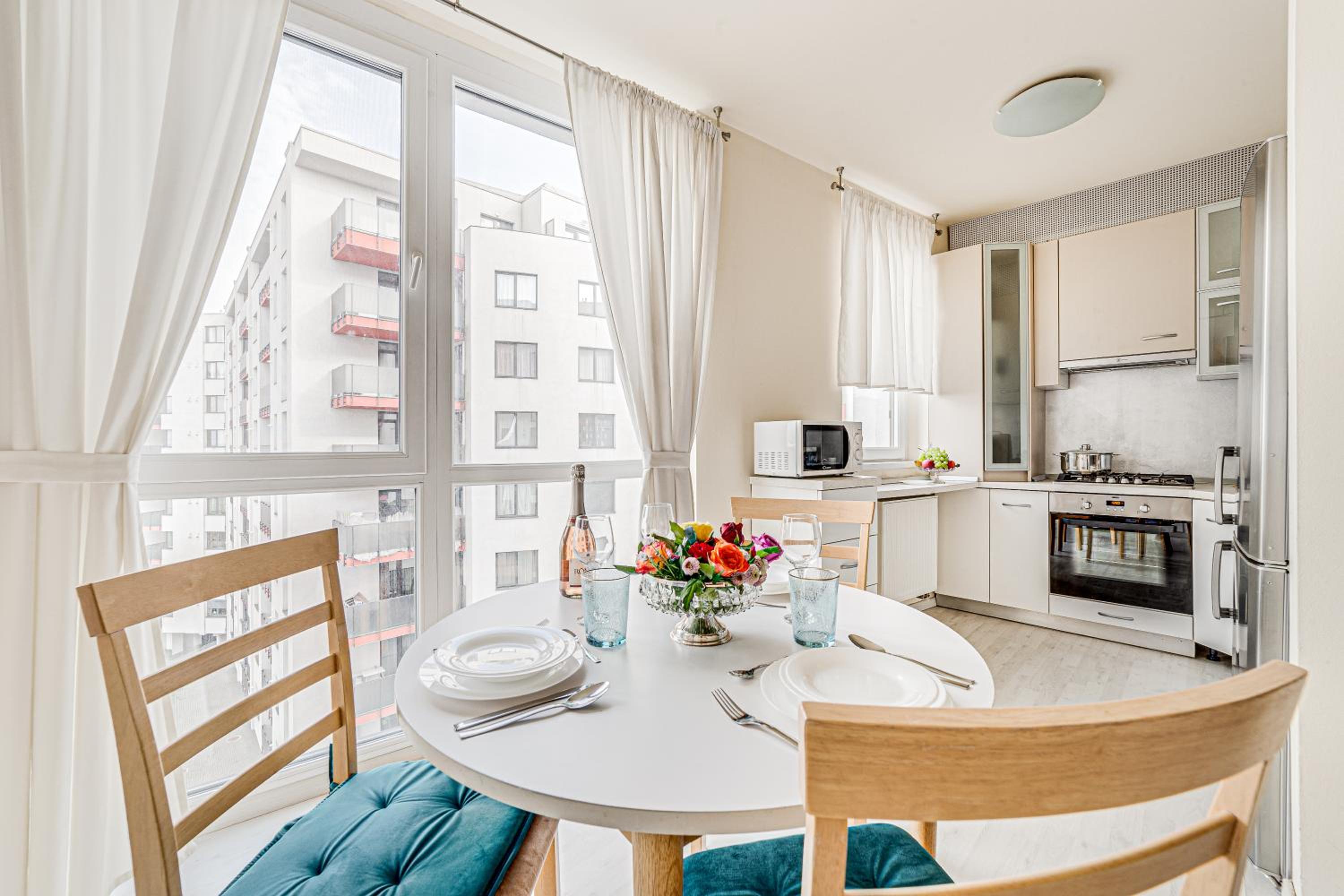 ARI Cherry Apartament with Balcony