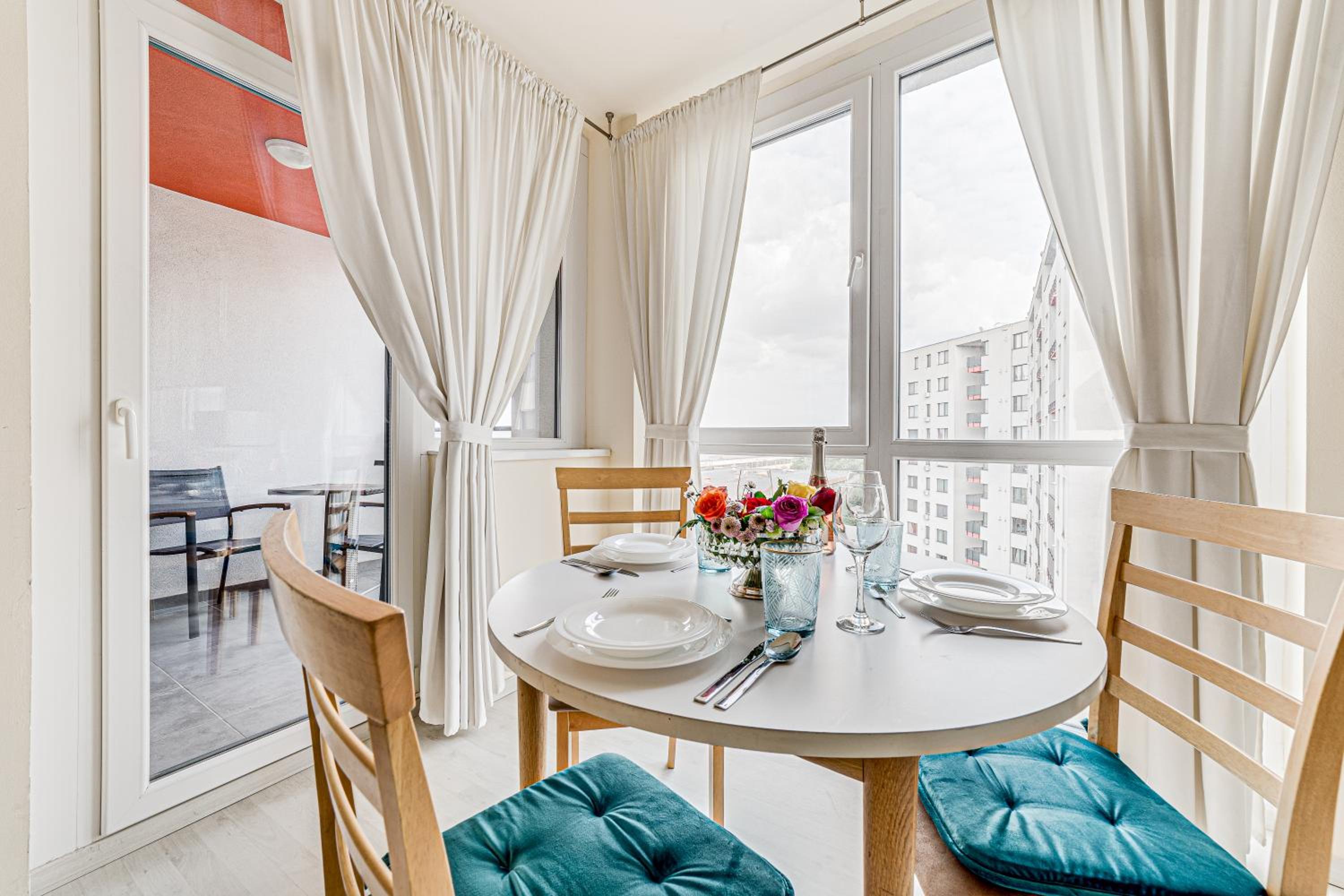 ARI Cherry Apartament with Balcony