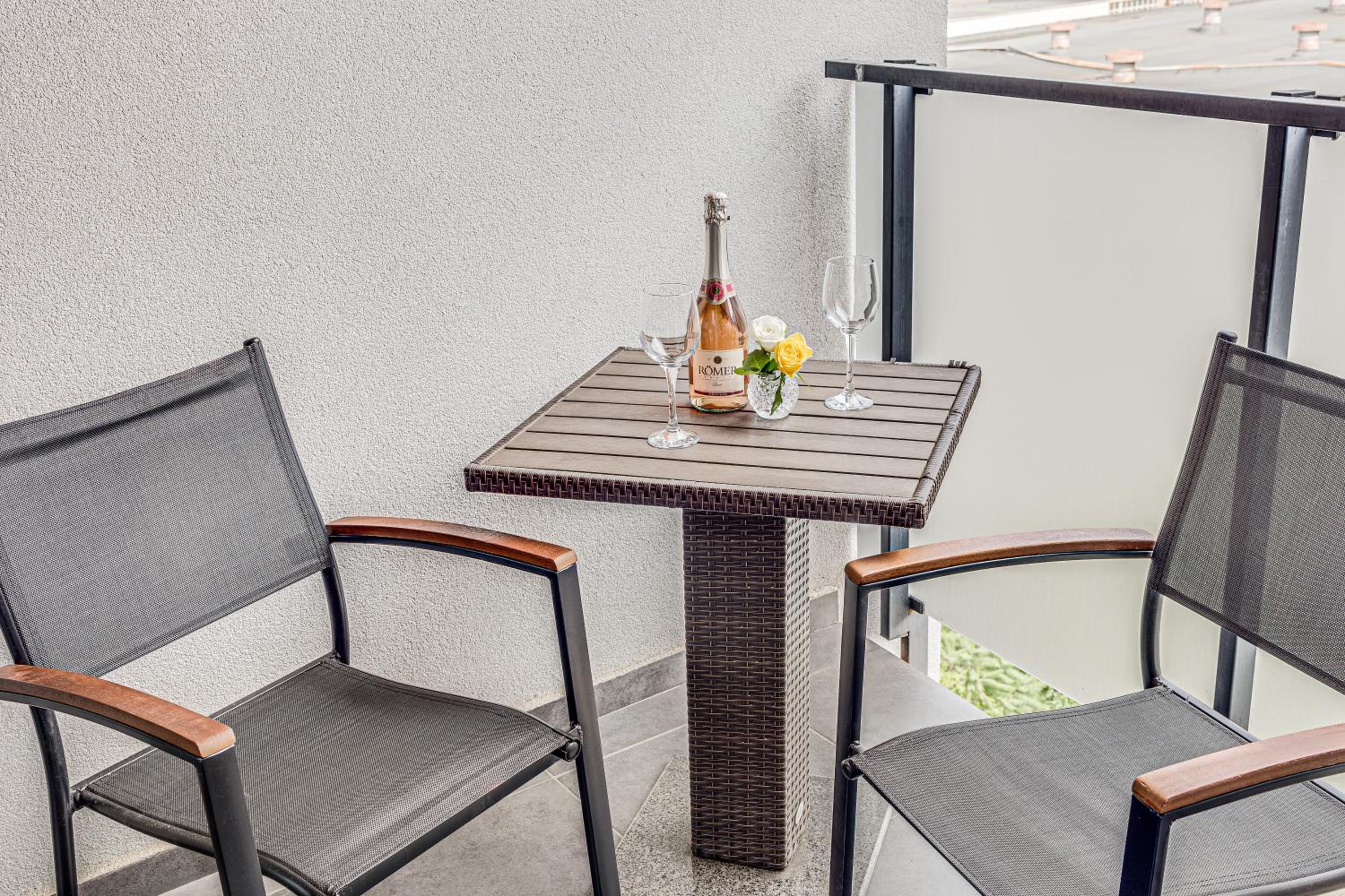 ARI Cherry Apartament with Balcony
