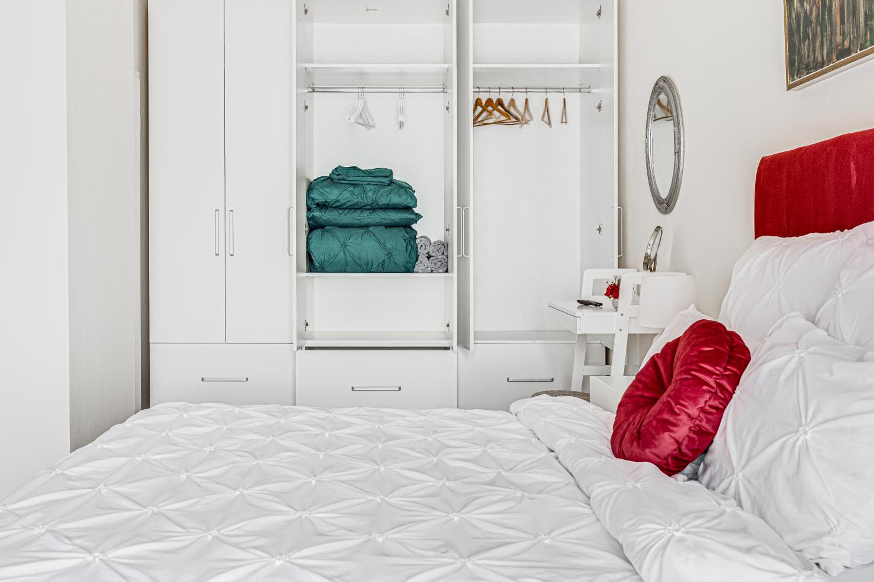 ARI Cherry Apartament with Balcony