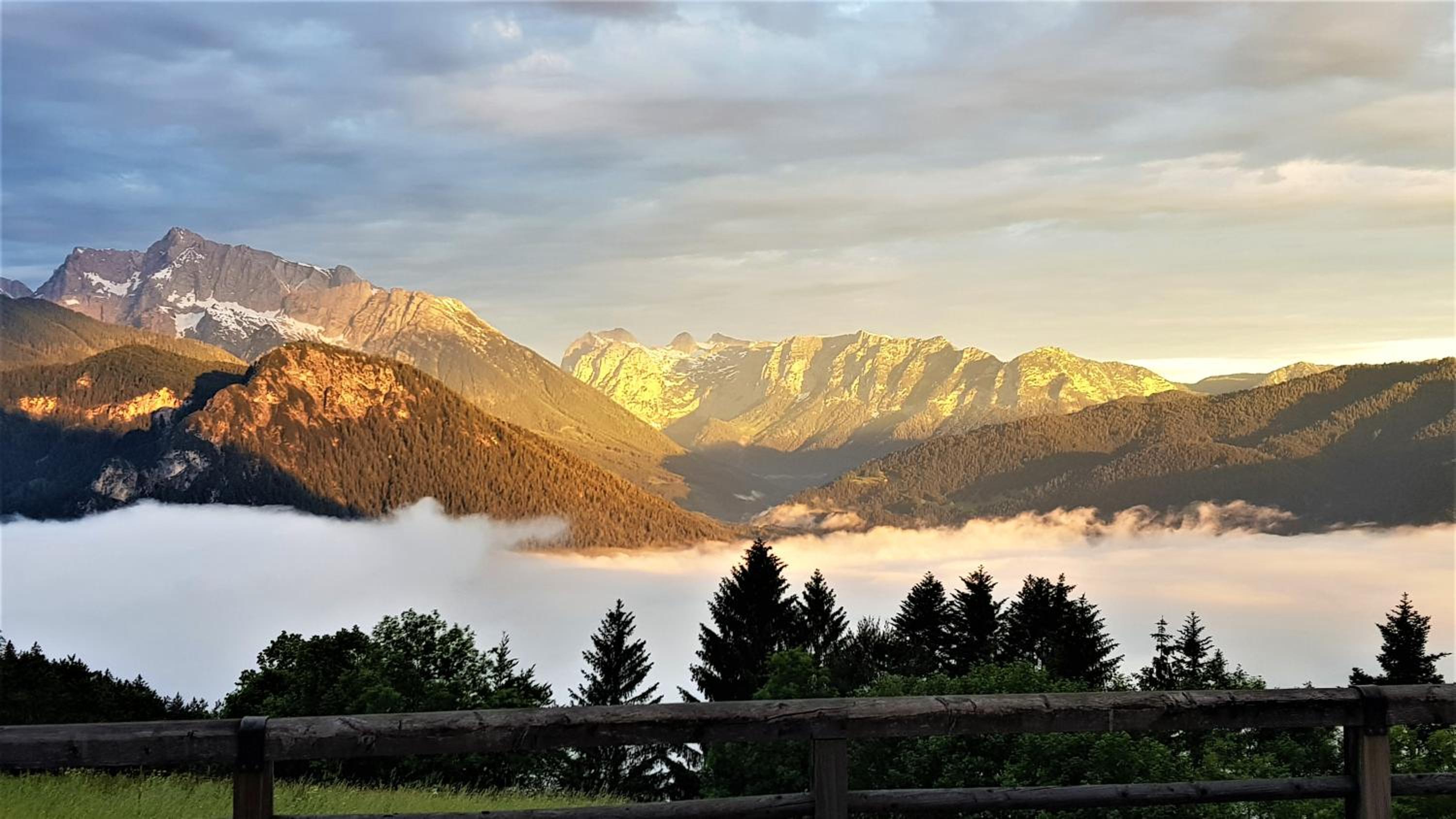 3 Bergpanorama und atenberaubende alpine Almlandschaft für absolute Nichtraucher
