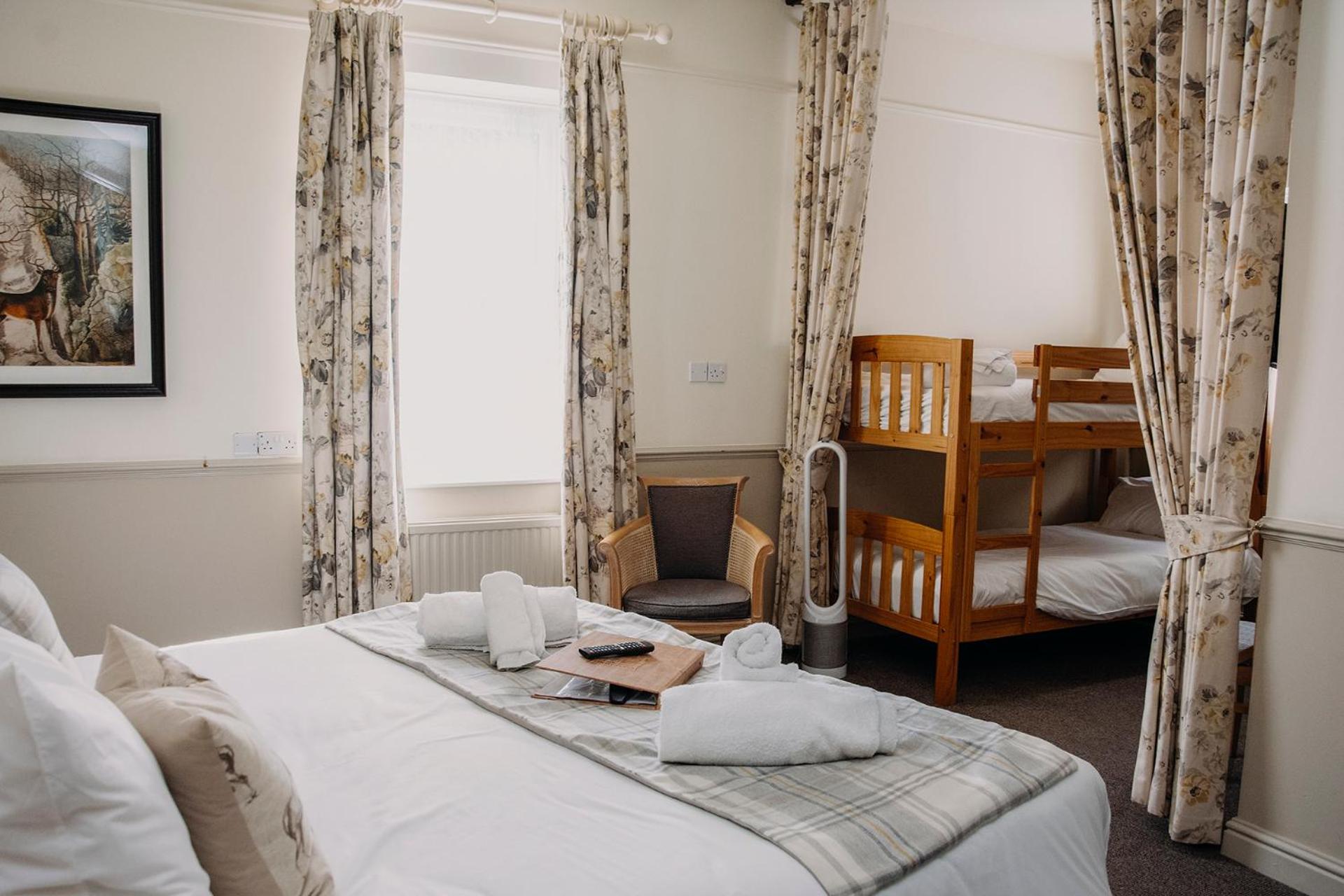 Warminster Vacations - The George Inn - Property Image 2