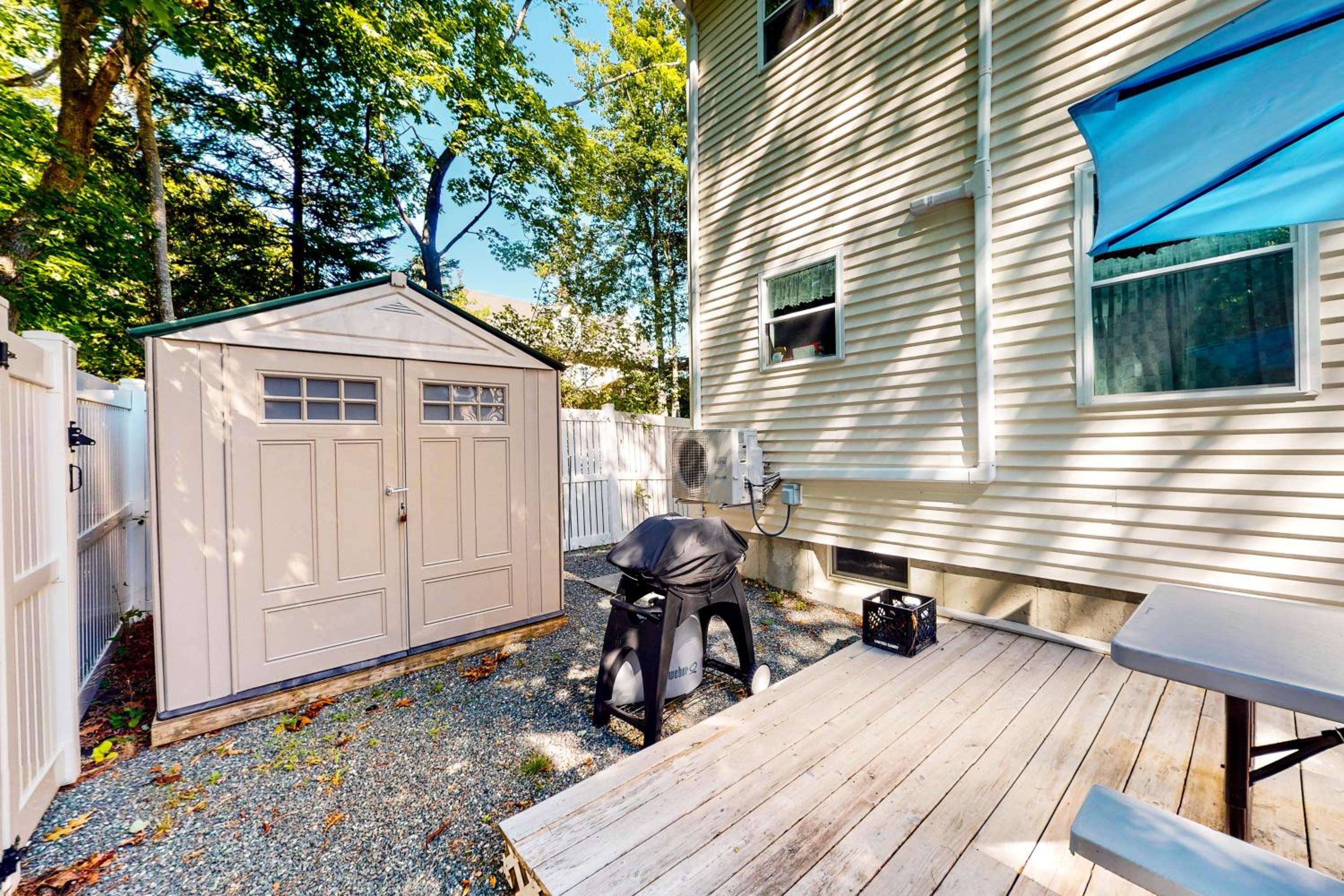 Unbeatable Downtown Location! Bar Harbor Apt