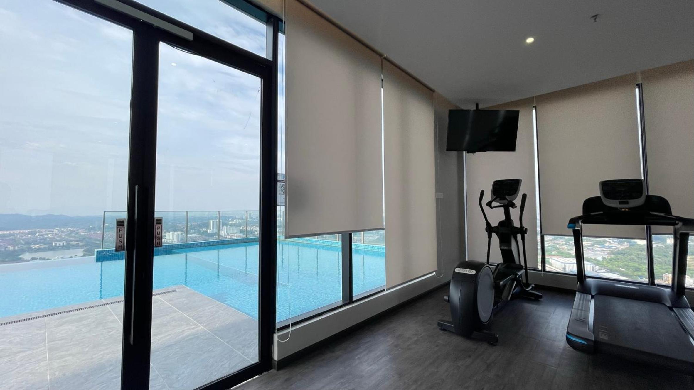 Hill10 Residence, I-City (above DoubleTree Hotel) photo 8