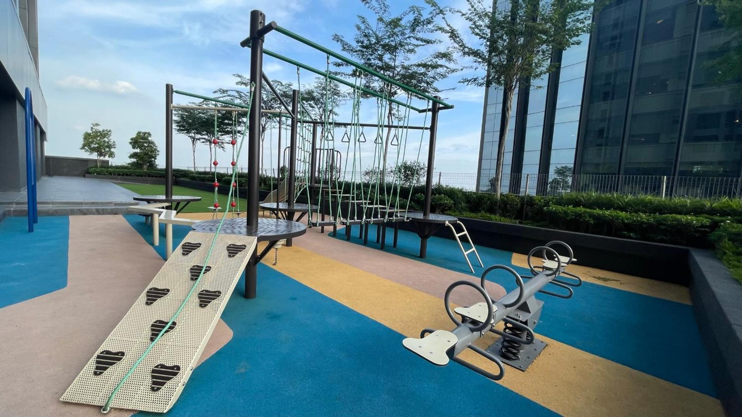 Hill10 Residence, I-City (above DoubleTree Hotel) photo 3