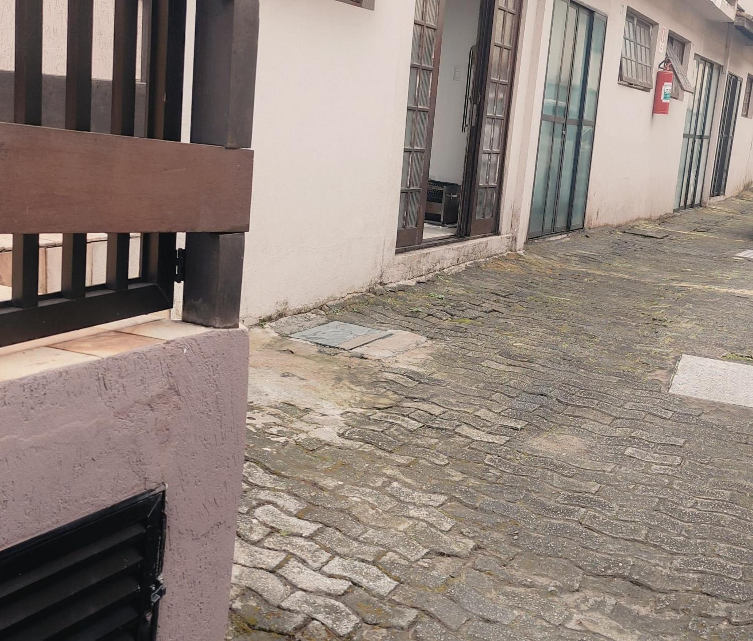 Casa com Wi-Fi Qualidade- Ar Condicionado - Completa - Praia da Enseada