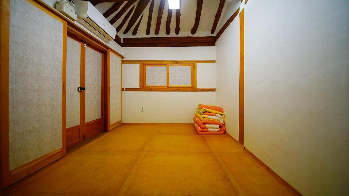 Photo 52