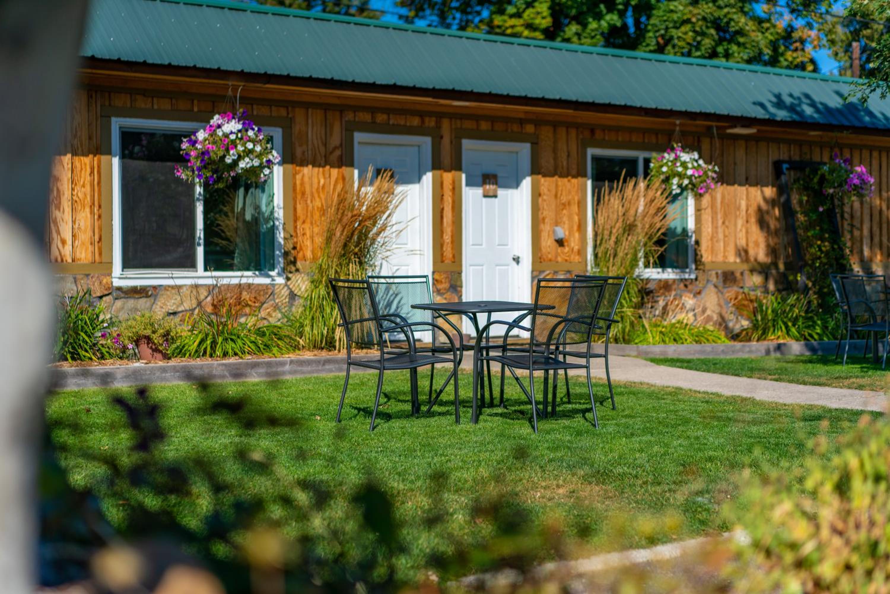 Evergreen Motel