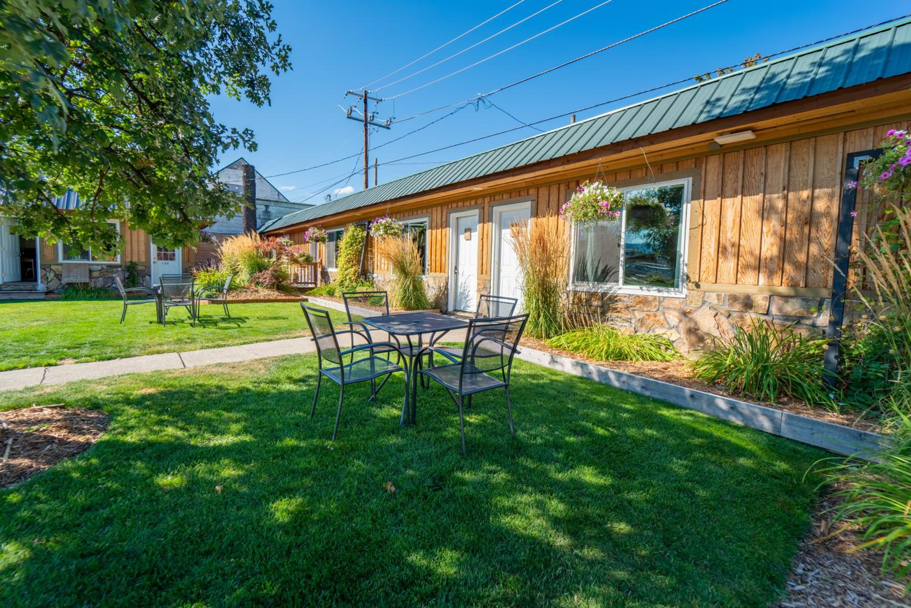 Evergreen Motel
