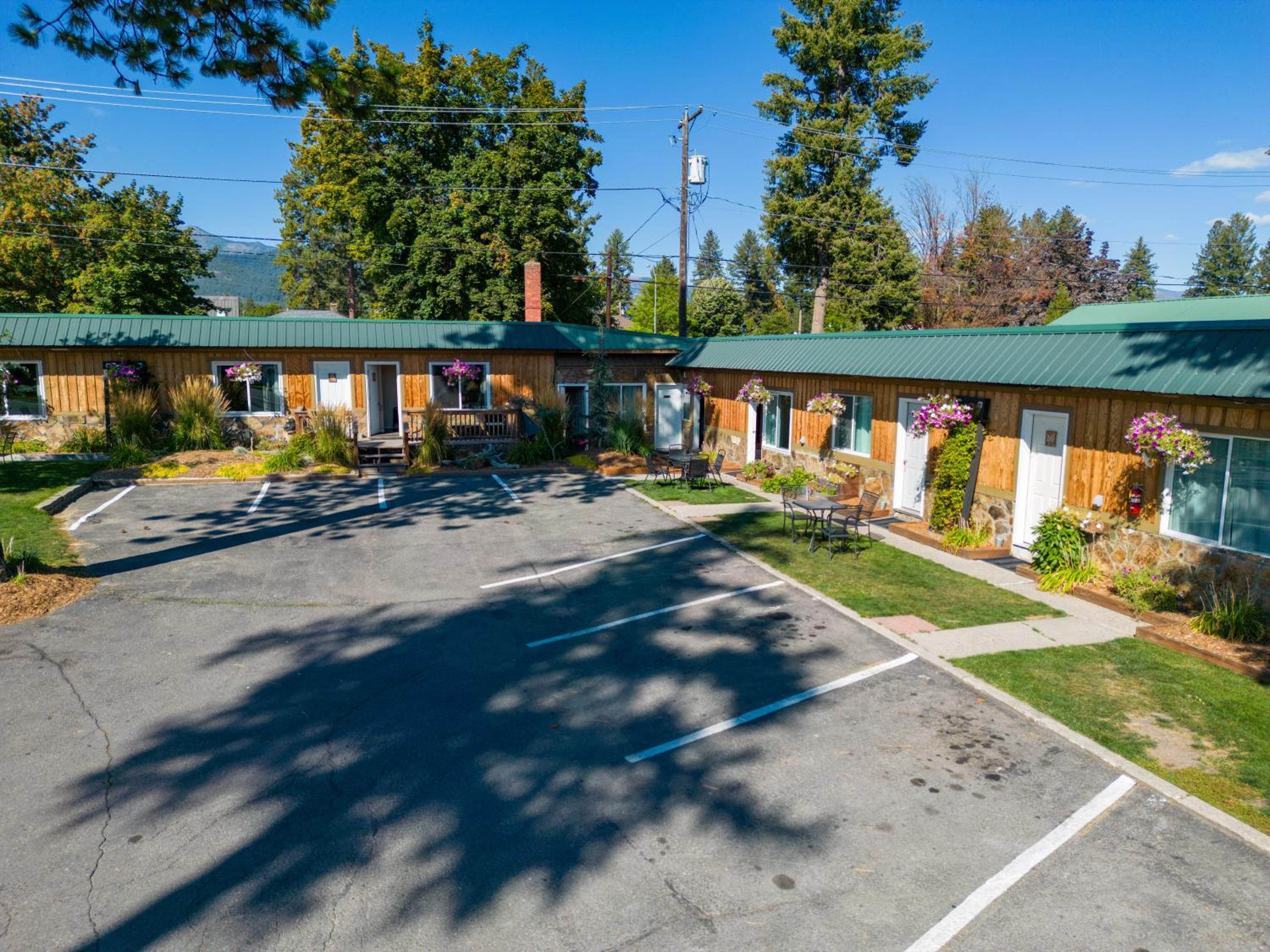 Evergreen Motel